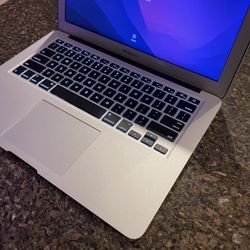2015/16 Macbook Air 13 2.2 i7 8GB 512GB Newest OSX Monterey 