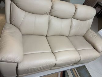 Beautiful cream leather couch