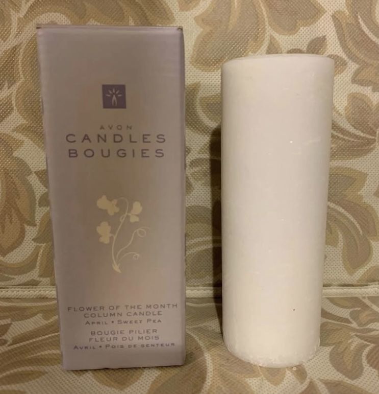 Avon April Sweet Pea Pillar Candle
