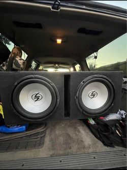 Lightning audio 12” speakers