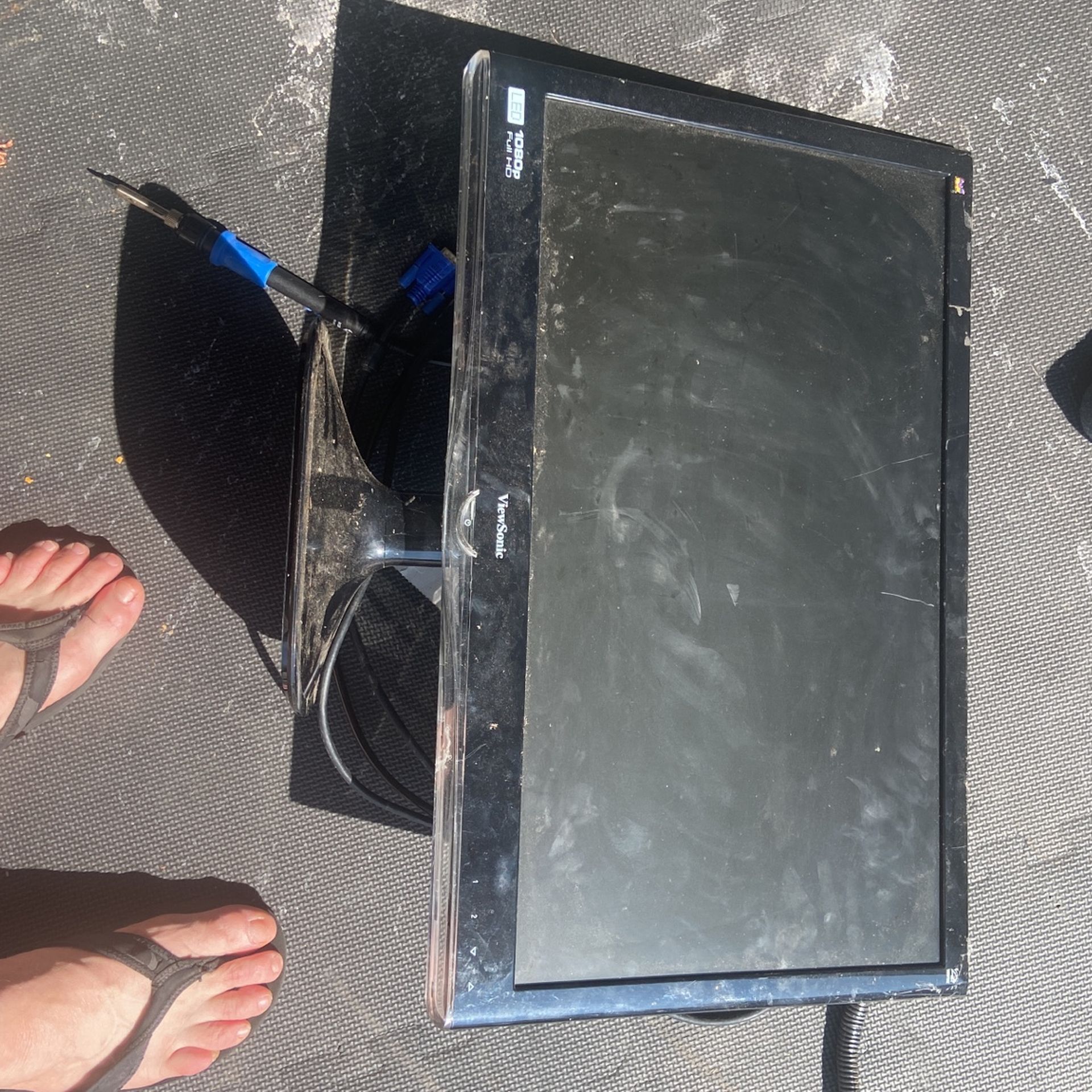 Monitor Works Scratches