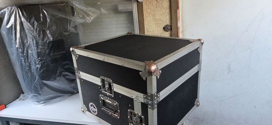 Dj mixer box