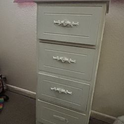 🗄️ Mini White 4-Drawer Dresser