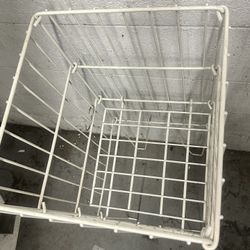Adjustable Wire Bin