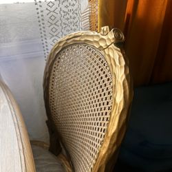 🪞 Vintage Dining Table + 2 Matching Chairs — Priced to Sell!