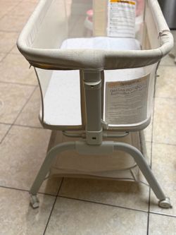 Baby Bassinet with Mesh Sides and Wheels (Harappa)