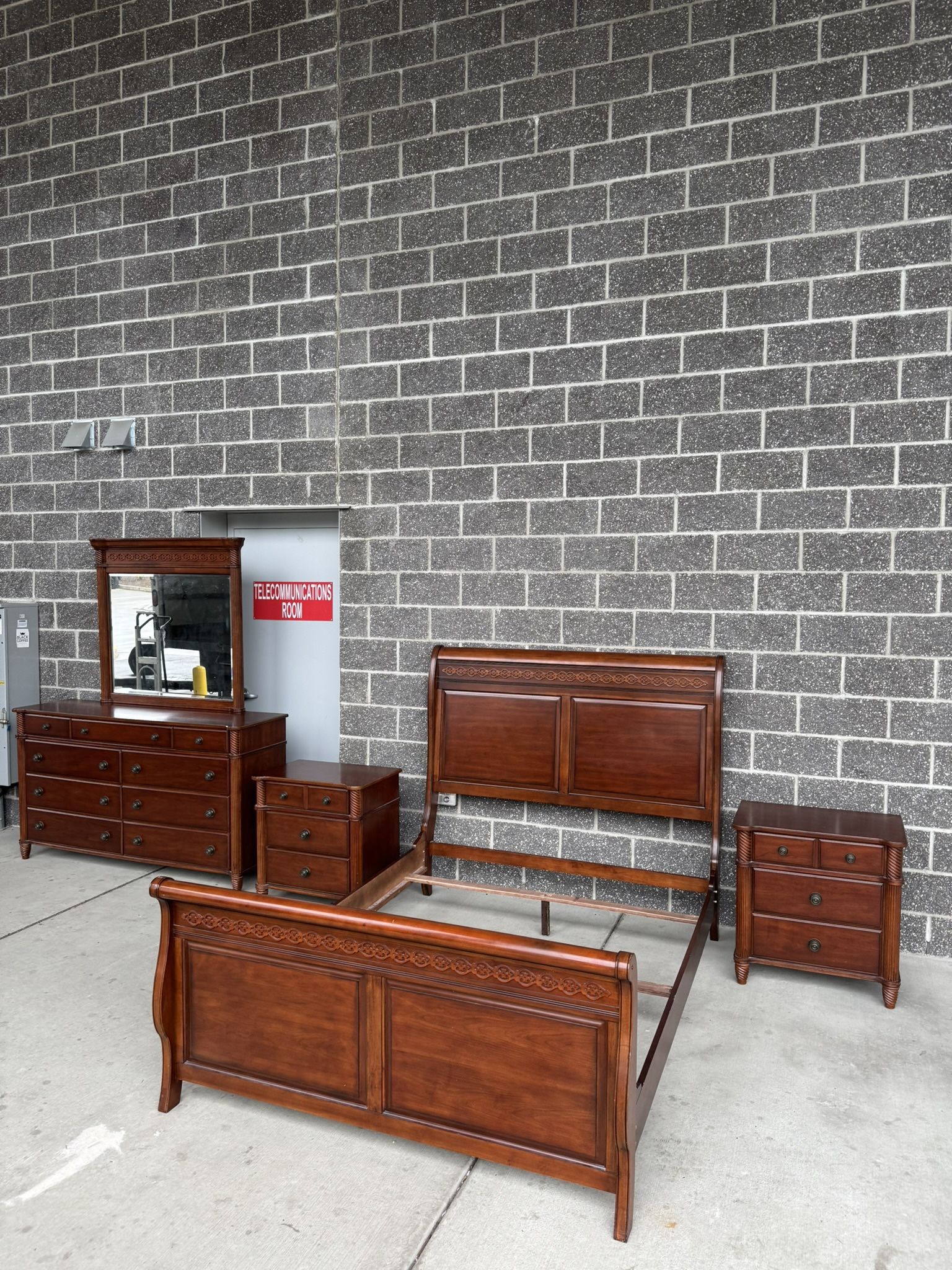 Solid Wood Bedroom Set