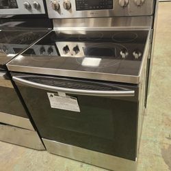 BRAND NEW ELECTRIC STOVE