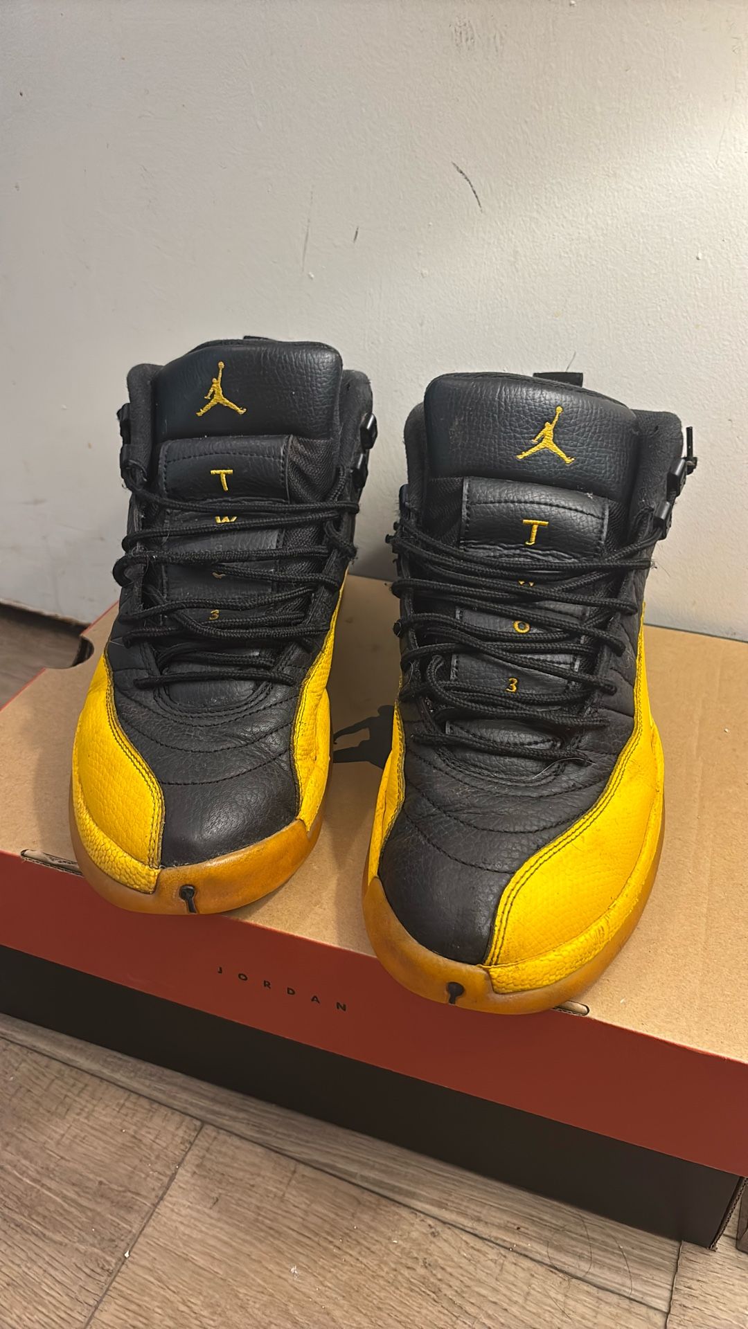 Jordan 12 “University gold”