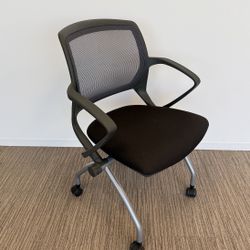 9to5 Nesting Chair