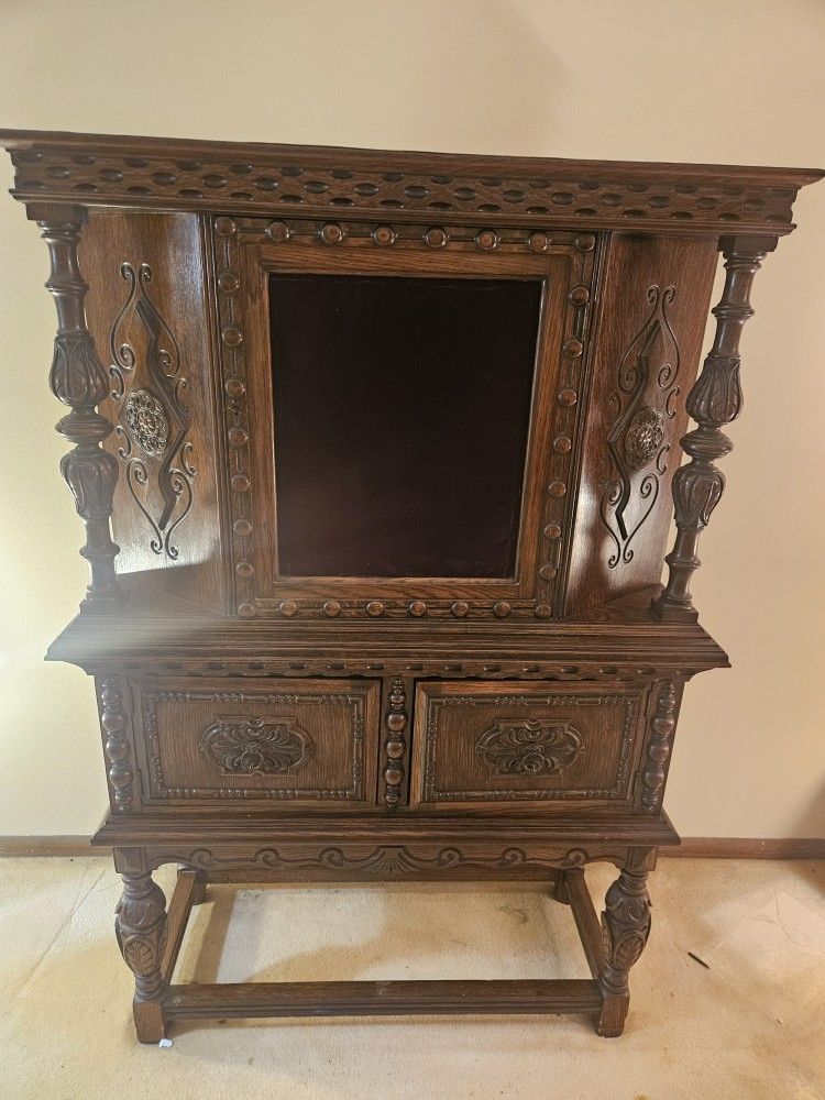 ANTIQUE ROCKFORD WESTEND HUTCH