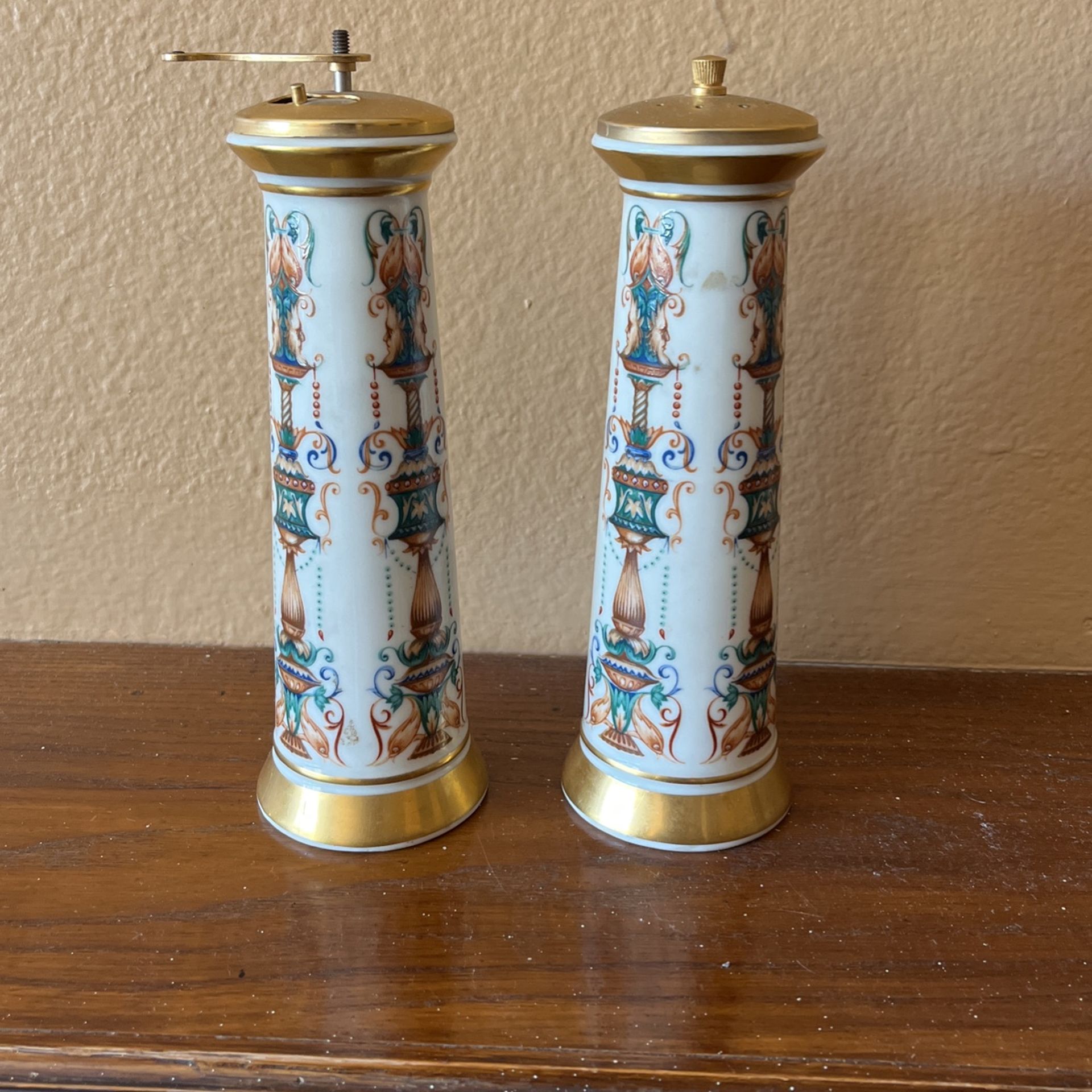 Vintage Pepper & Salt Shaker