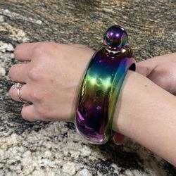 New Women’s Metal Flask Bangle Bracelet 