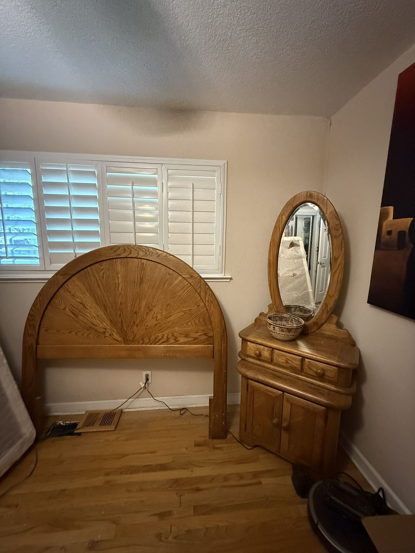 Oak Queen Headboard/small Cabinet/oval Mirror