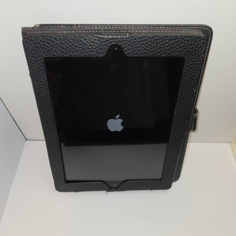3rd Generation IPAD with Power Cords/Case 