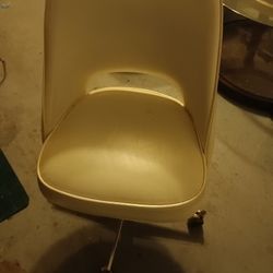 Swirl White Chair 