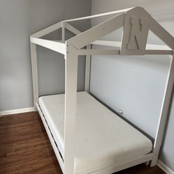 Twin Size Toddler Bed& Mattress