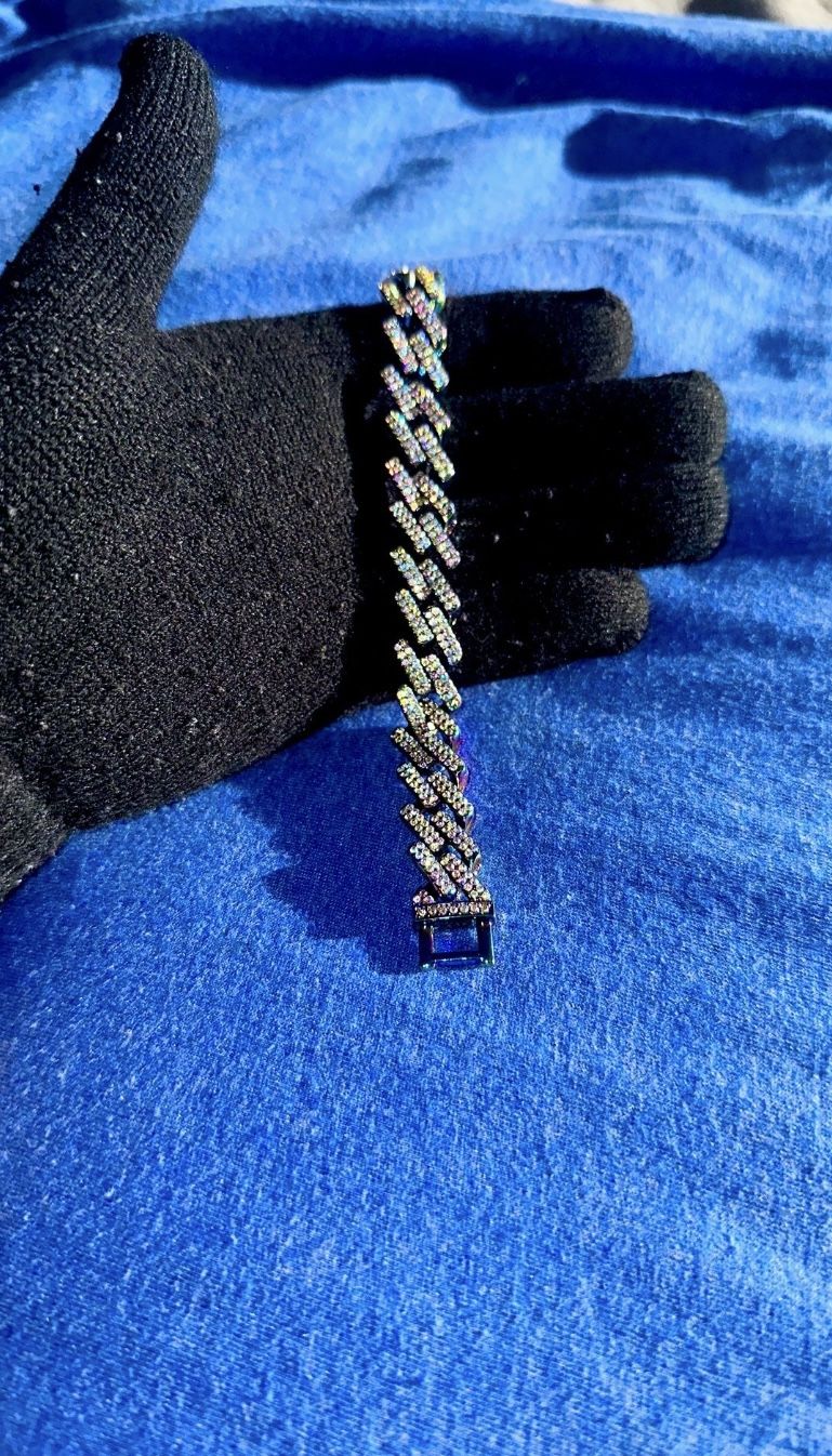 ICED OUT CUBAN LINK BRACELET SIZE 6 (CZ)
