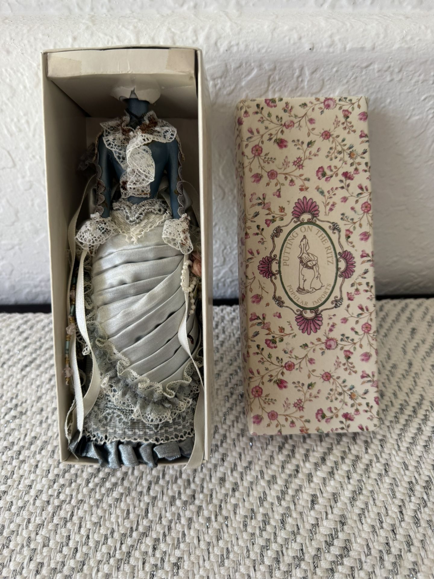 The product "FS747 Princess Victoria - Dress Putting On the Ritz"