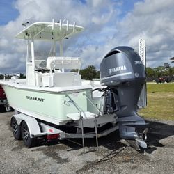 SEA HUNT 24 BX DEL 2015 YAMAHA 300 CON 400 HORAS TRAILER 2015 ESTA EN NAPLES INTERESADOS LLAMAME 786@915@2829 