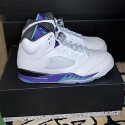 Jordan 5 Retro Grape Size 10.5 Men  New 