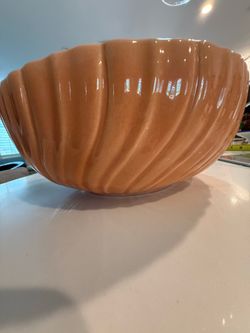 Gladding McBean 10.5” Serving Bowl in Beautiful Peach Color