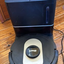 Shark AI Robot Vacuum