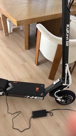 E scooter Kurkirin G2 painted white