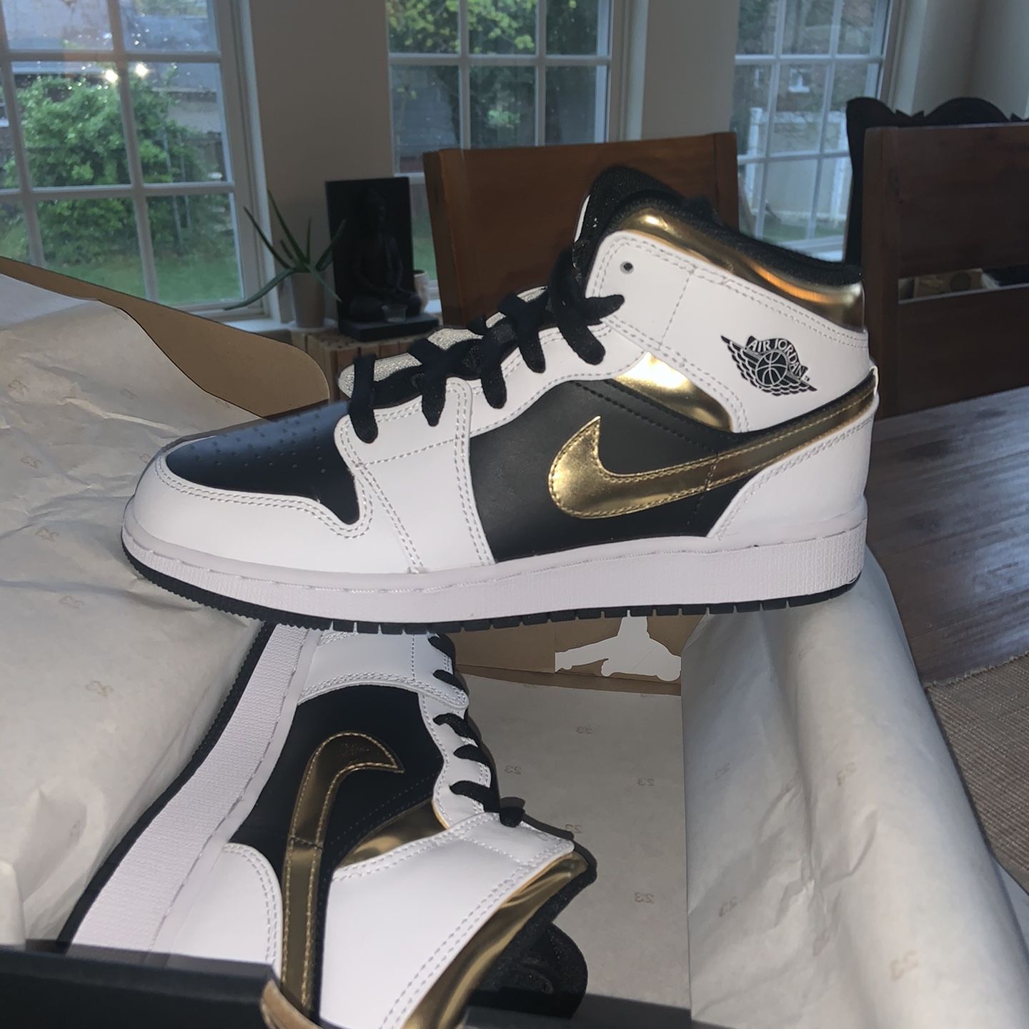 Jordan 1 Multi Color White Gold 7, 6.5, 5, 4