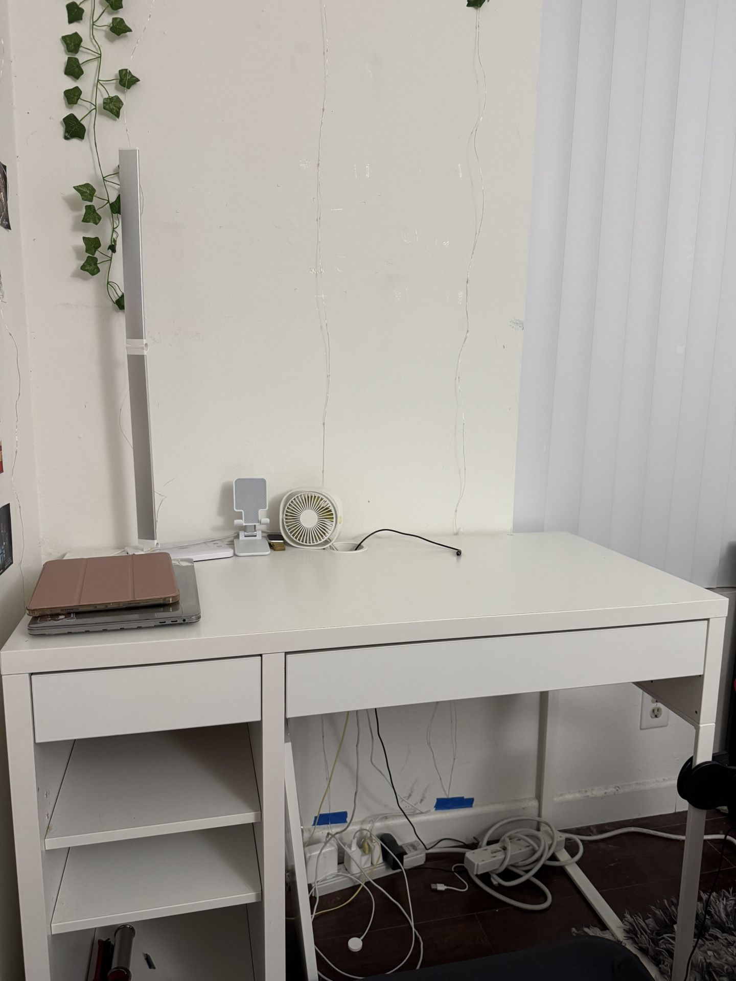 IKEA Micke White Desk