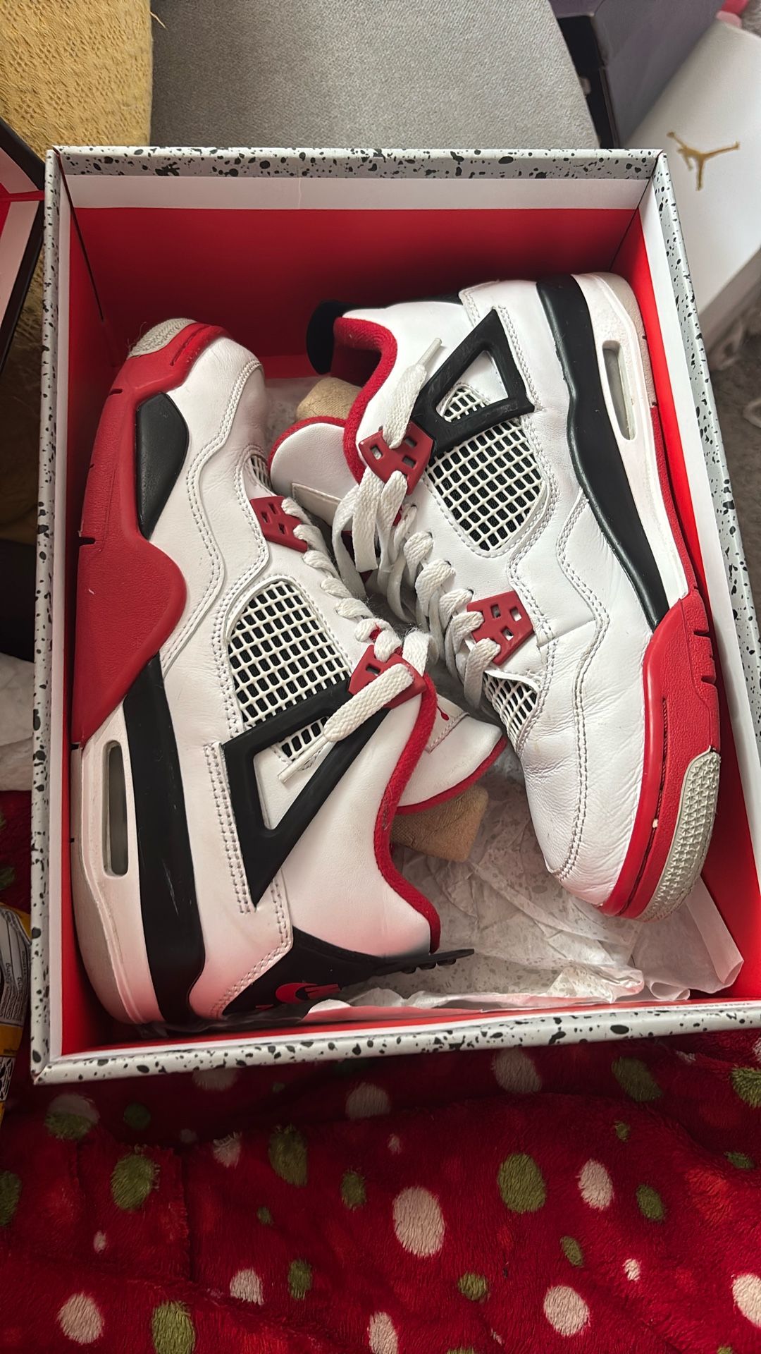 Retro Air Jordan 4