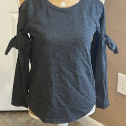 Cable And Gauge Size Small Gray Cold Shoulder Sweatshirt 