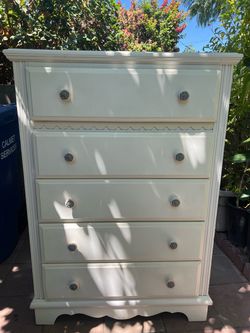 White Wood 5-Drawer Tall Dresser