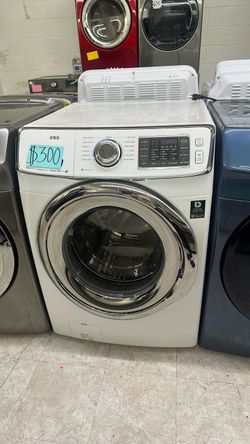Samsung front load washer in excellent condition