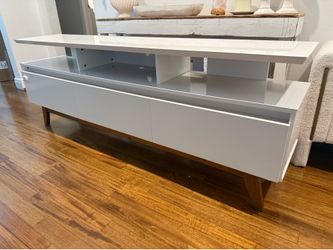Modern White TV Stand / Media Console – Minimalist Design