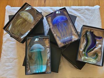 Dynasty Gallery art peices