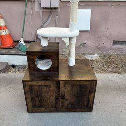 Cat Tree With Enclosure