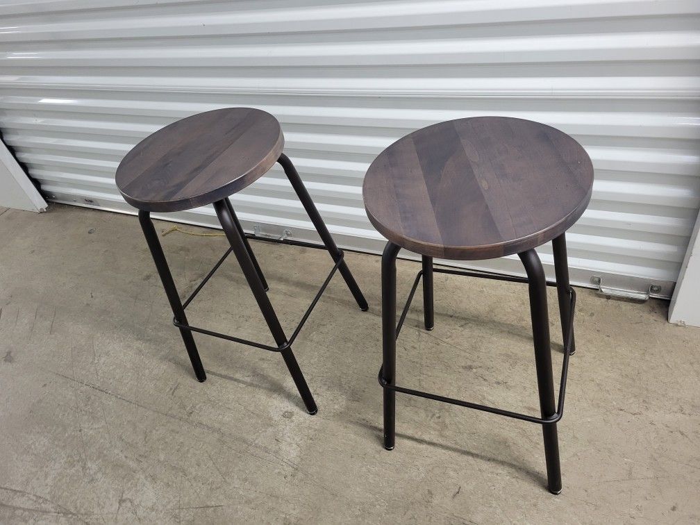 2 (Two) tool with Wood Seat