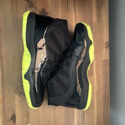 Jordan Black Volt 11s