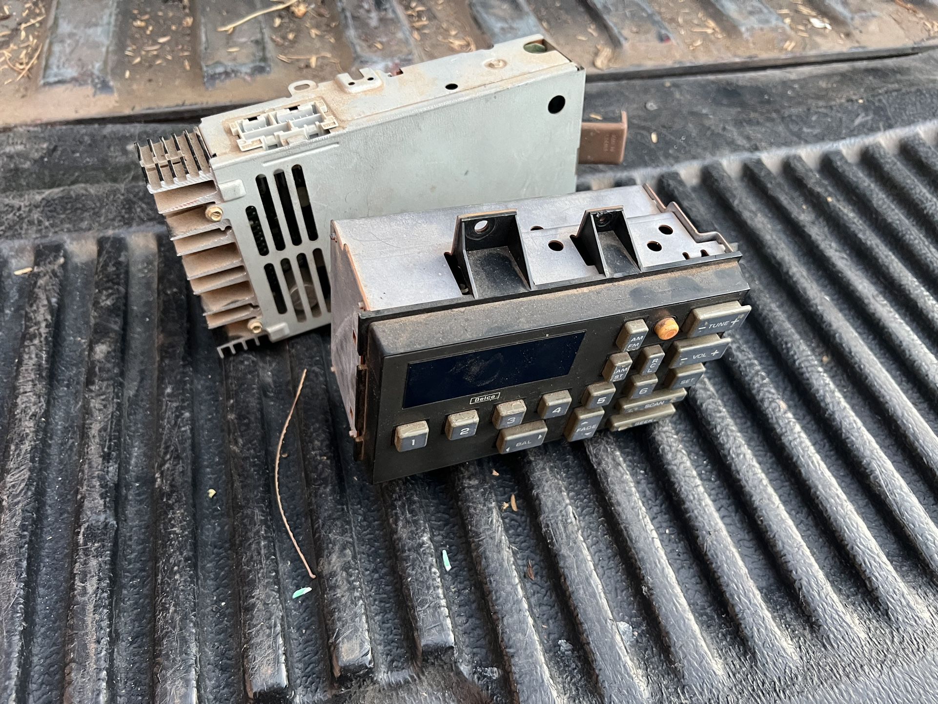 88-94 OBS OEM Radio And Amp - Chevy / GMC 