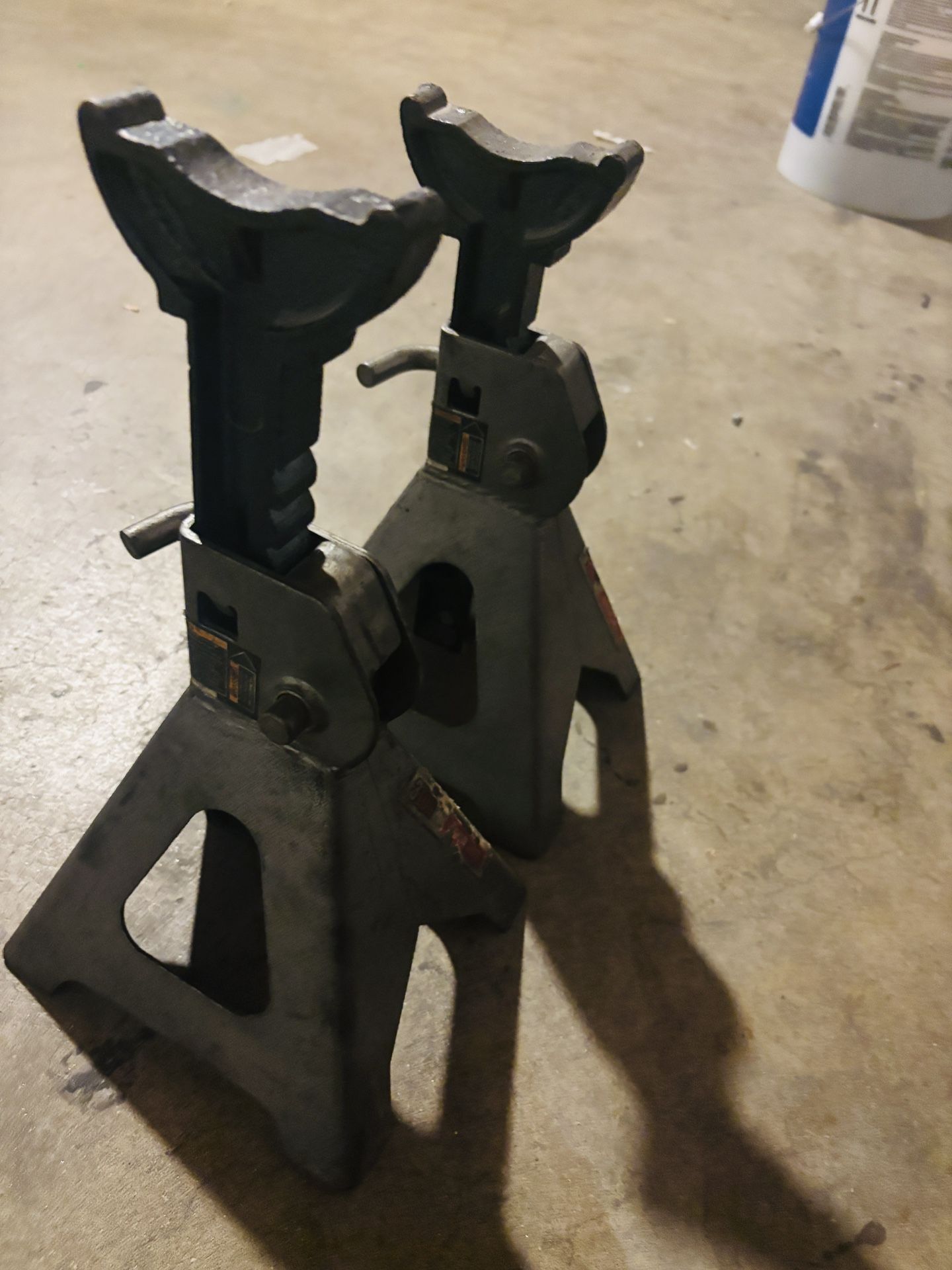 3 Ton Pittsburg Jack Stands