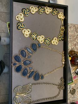 Woman’s costume jewelry necklaces accessories vintage jewelry