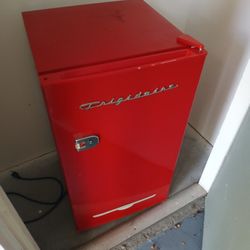 Retro Style Mini Fridge