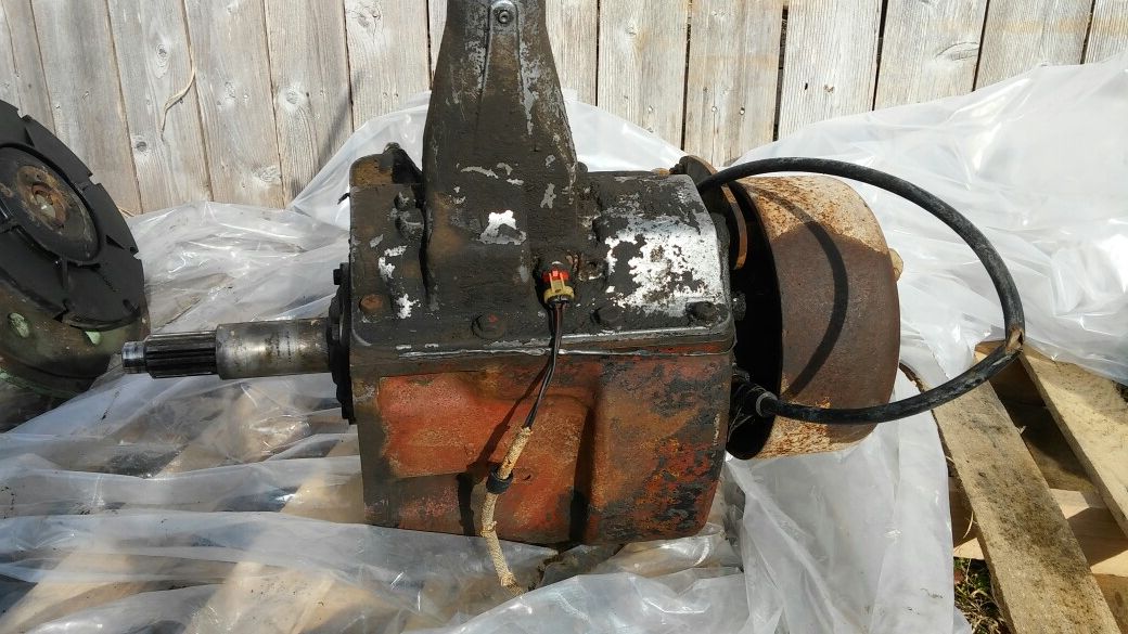 Good 4 Spd Ford Transmission W/ Park Brake Assy & PTO From 1980 F700