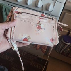 $5 purses.
