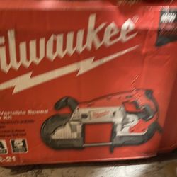 Milwaukee Band Saw  11amp Cord Neww