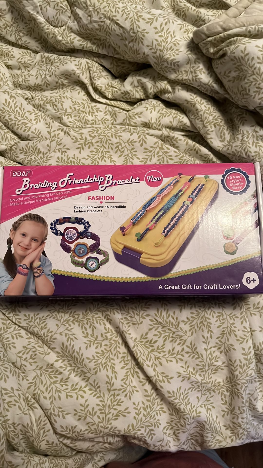 Braiding friendship bracelet 6+