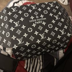 LV’s Trainer Size 10