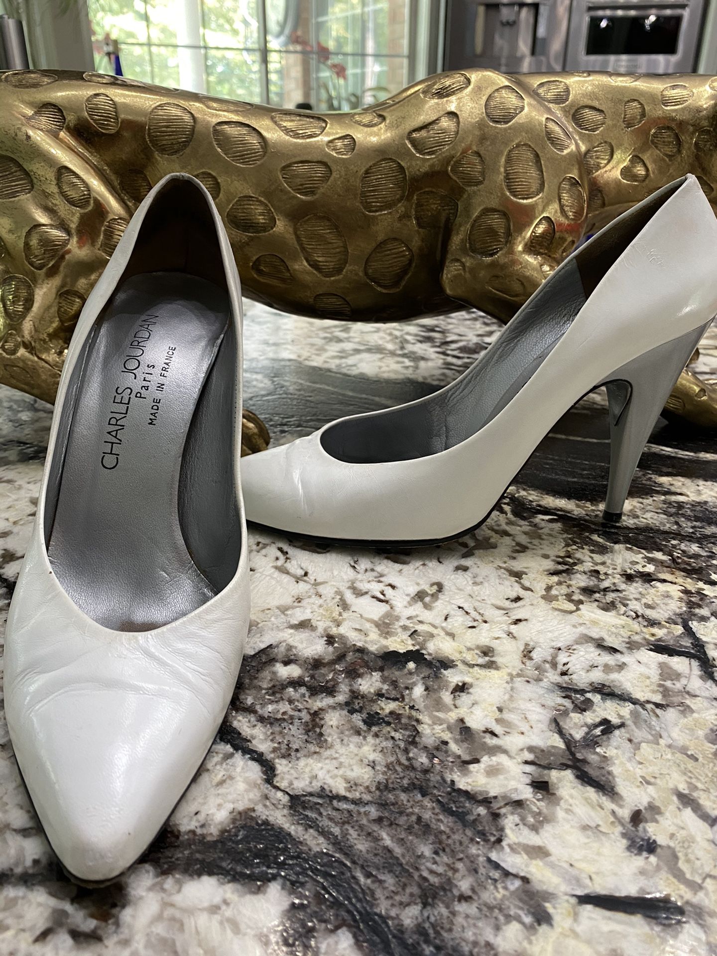 CHARLES JOURDAN Off White Pointed Heels