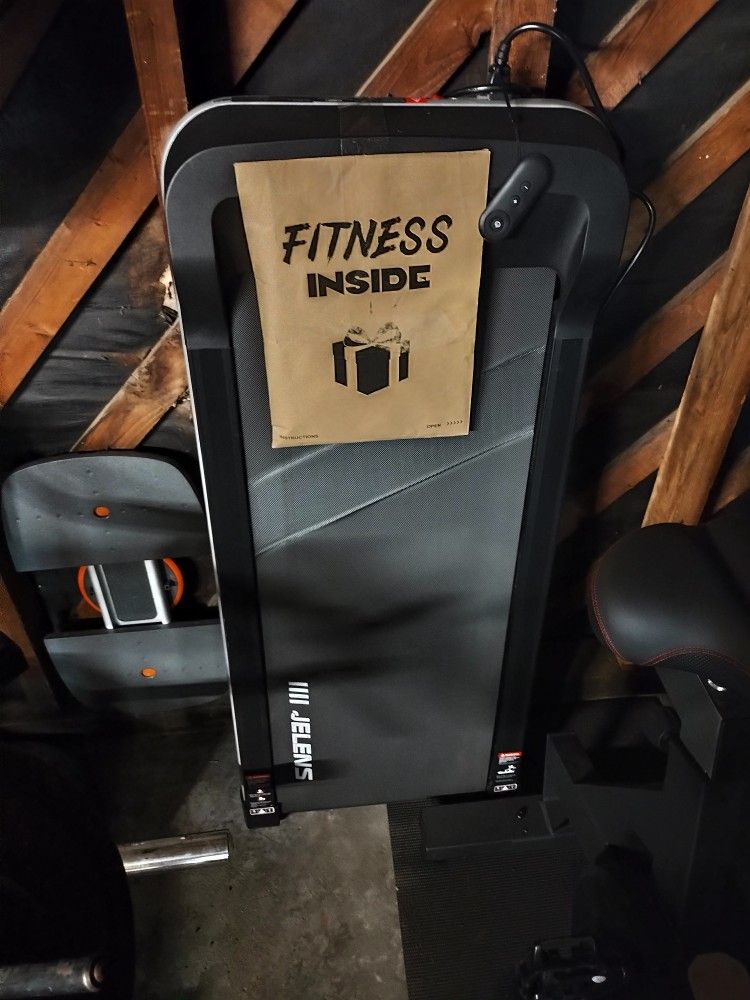 Treadmill, Electric.